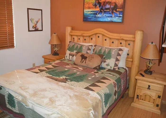 Incredible Whispering Pines Escape Dom wakacyjny *