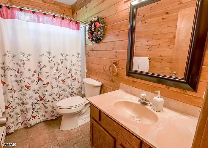 Incredible Whispering Pines Escape Dom wakacyjny *